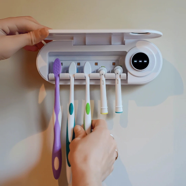UV sterilizátor zubního kartáčku | CLENZOR